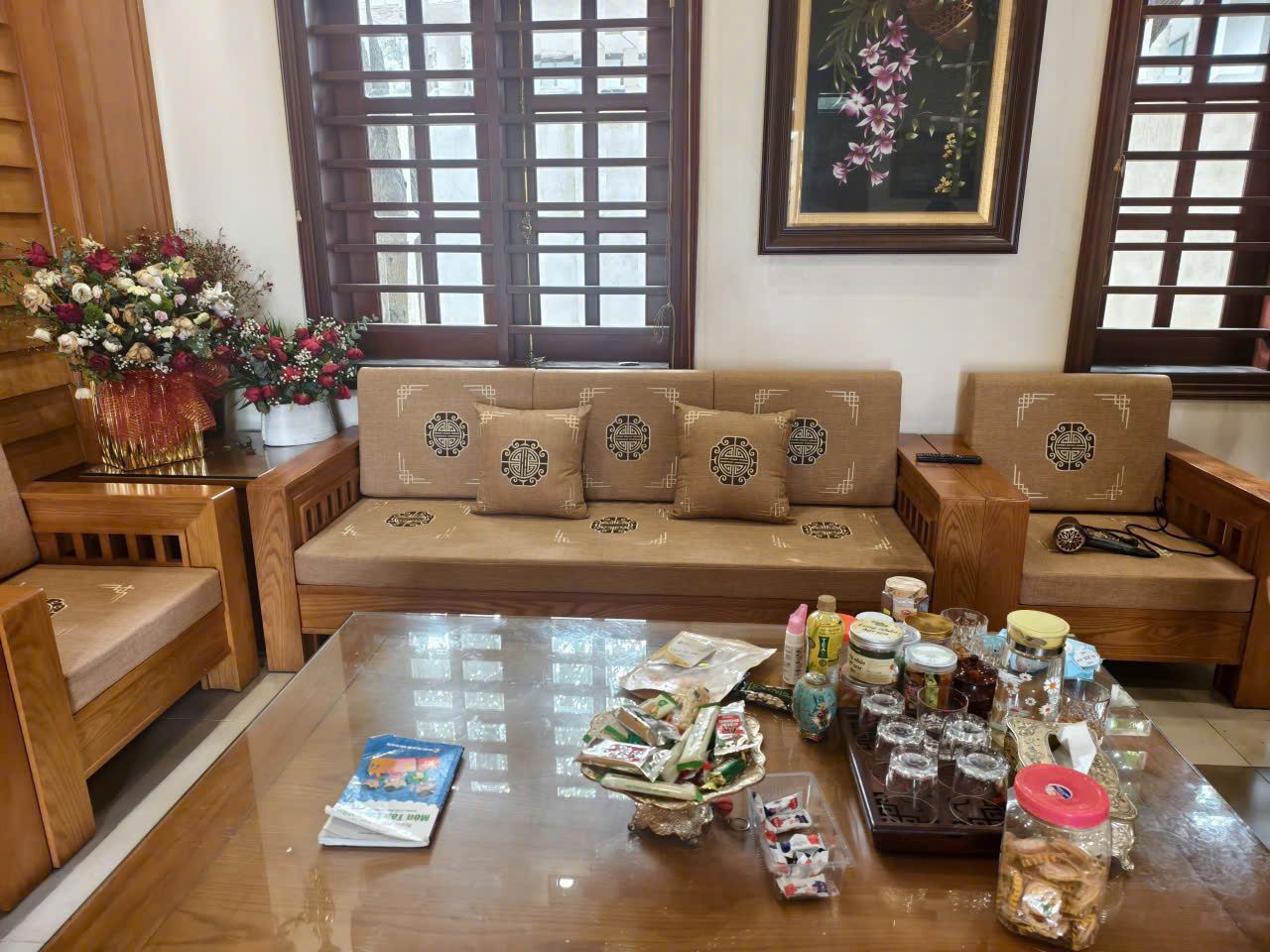 Đệm ghế gỗ phòng khách hoàn thiện