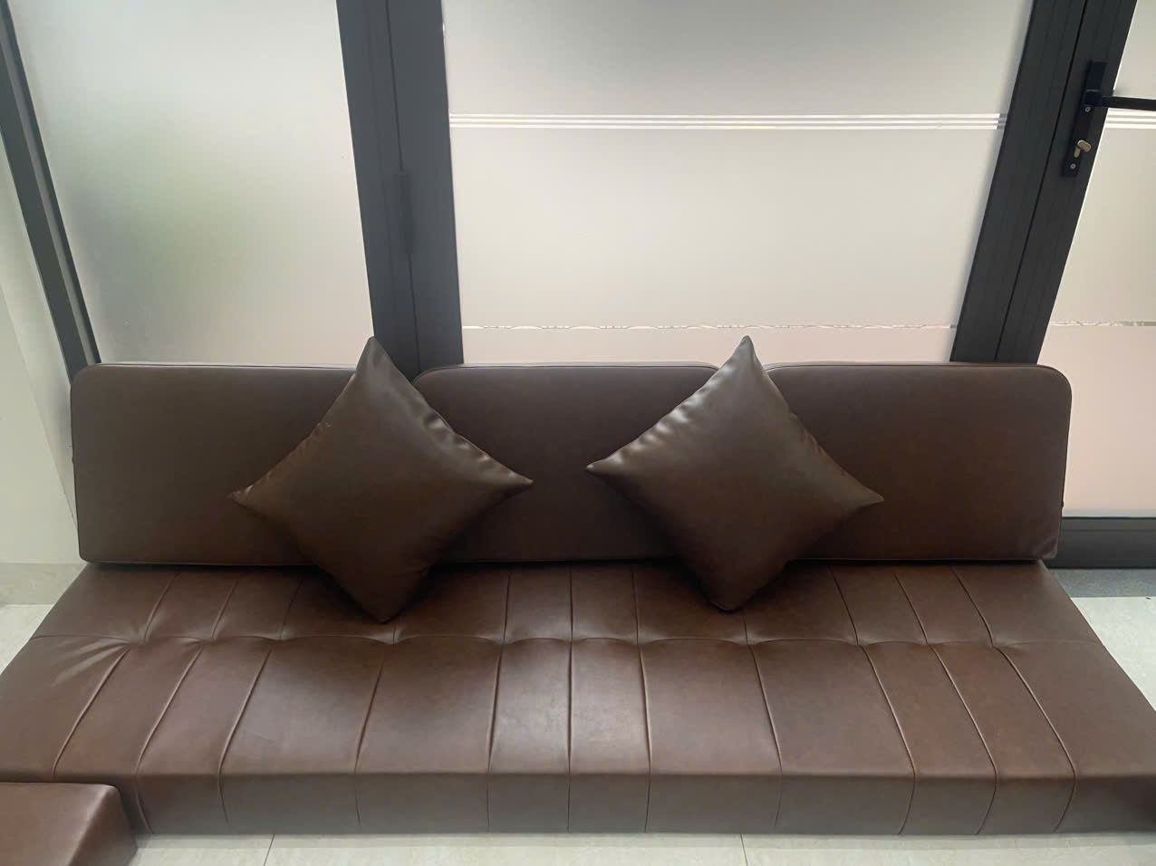 Đệm ghế sofa bằng da hoàn thiện